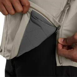 'Carhartt' Men's Super Dux™ Relaxed Fit Insulated Traditional Coat-Level 4 Extreme Warmth Rating - Greige 5 'Carhartt' Men's Super Dux™ Relaxed Fit Insulated Traditional Coat-Level 4 Extreme Warmth Rating - Greige -Outdoor Clothing Store 105002 E00 MF21 INSET FI02 b V3 1024x1024@2x