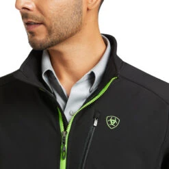 'Ariat' Men's Logo 2.0 Softshell Jacket - Black / Grey Camo 4 'Ariat' Men's Logo 2.0 Softshell Jacket - Black / Grey Camo -Outdoor Clothing Store F21 MNS WEST 10037371 detail01 1024x1024@2x