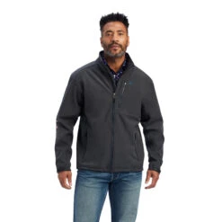 'Ariat' Men's Logo 2.0 Patriot Softshell Water Resistant Jacket - Charcoal 5 'Ariat' Men's Logo 2.0 Patriot Softshell Water Resistant Jacket - Charcoal -Outdoor Clothing Store F22 MNS WEST 10041439 front 1024x1024@2x