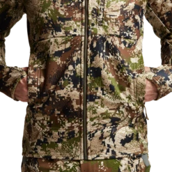 'Sitka' Men's Traverse Jacket - Big Game : Optifade Subalpine -Outdoor Clothing Store IMG SITKA BG 2022 600028 SA Traverse Jacket Optifade Subalpine 592p Studio 04990 1024x1024@2x