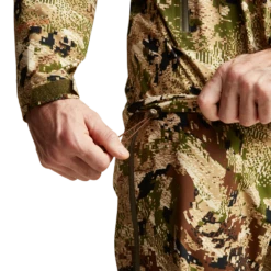 'Sitka' Men's Dew Point Jacket - Optifade Subalpine -Outdoor Clothing Store Img SITKA BG 2021 50254 SA Mens Dew Point Jacket Optifade Subalpine 1000p Studio 0759 1024x1024@2x